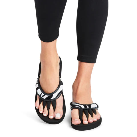 The Best Pedicure Sandals: An Expert Review on Pedi Couture Spa Sandal ...